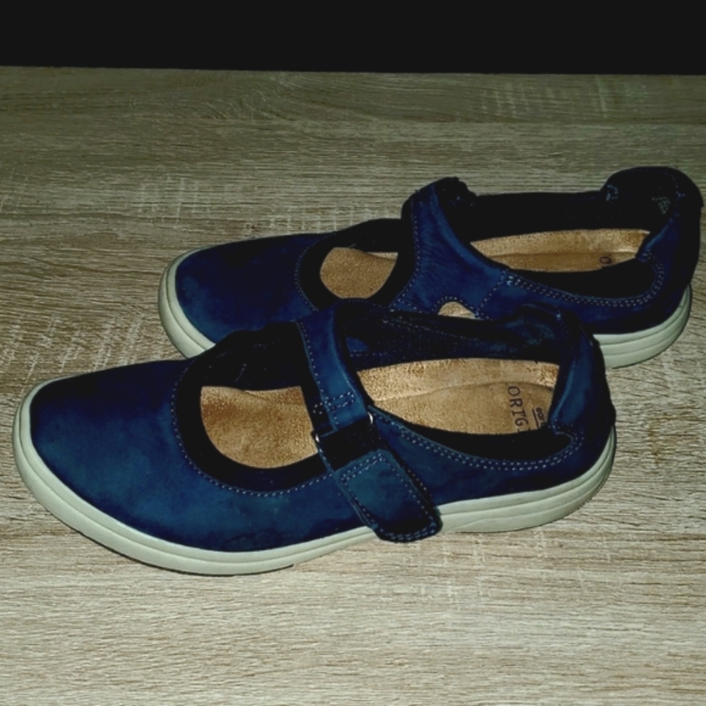 Earth origins Mary Jane blue suede shoe. 7 - Picture 3 of 9